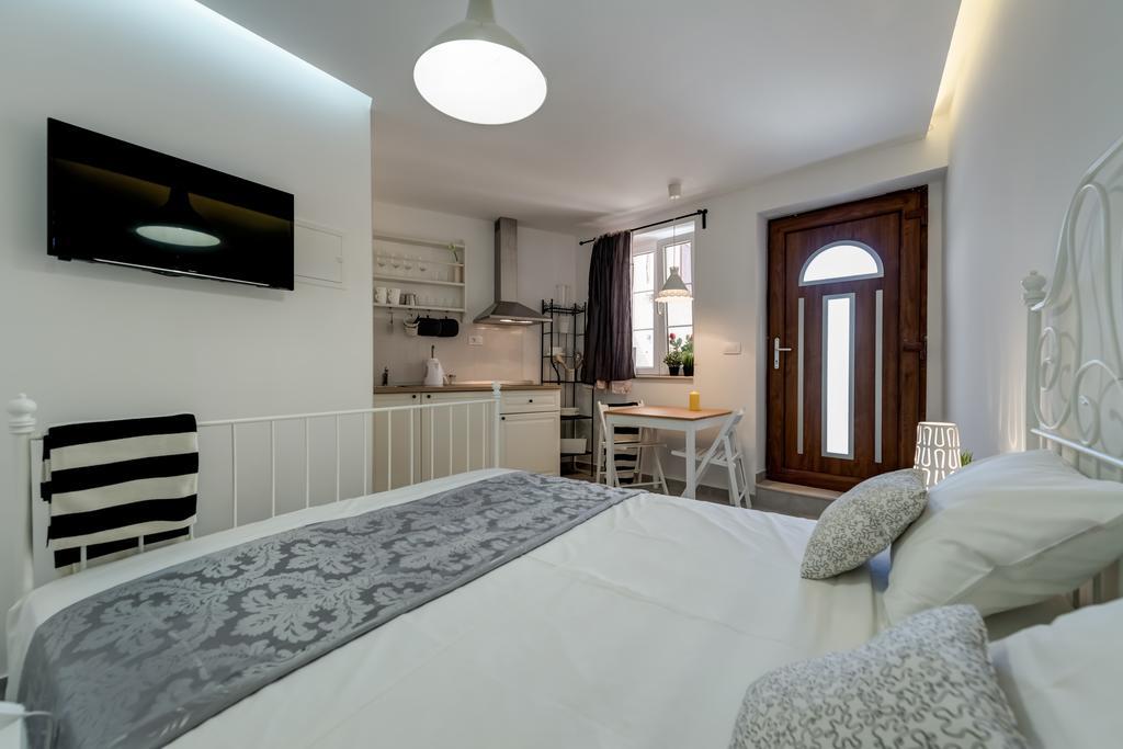 Appartement House Riva à Supetar Extérieur photo